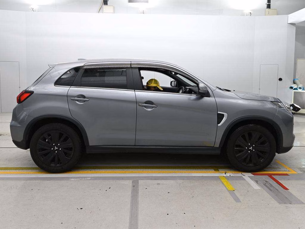 MITSUBISHI RVR