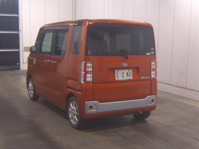 DAIHATSU WAKE