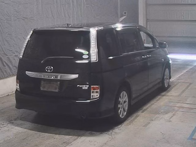 TOYOTA ISIS