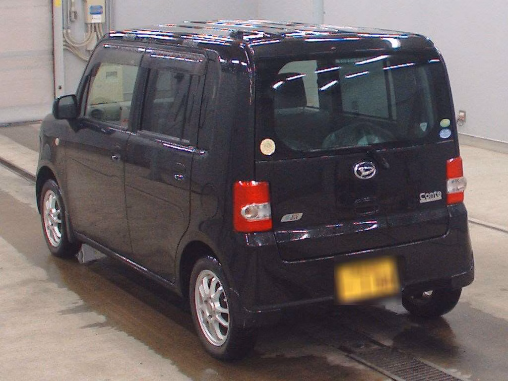 DAIHATSU MOVE CONTE