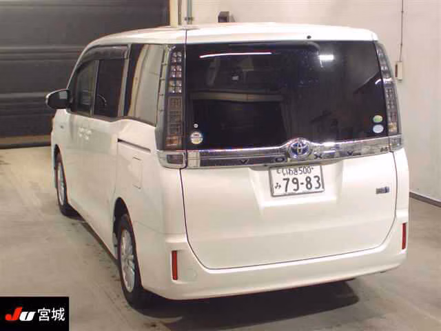 TOYOTA VOXY
