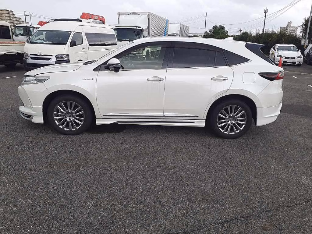 TOYOTA HARRIER