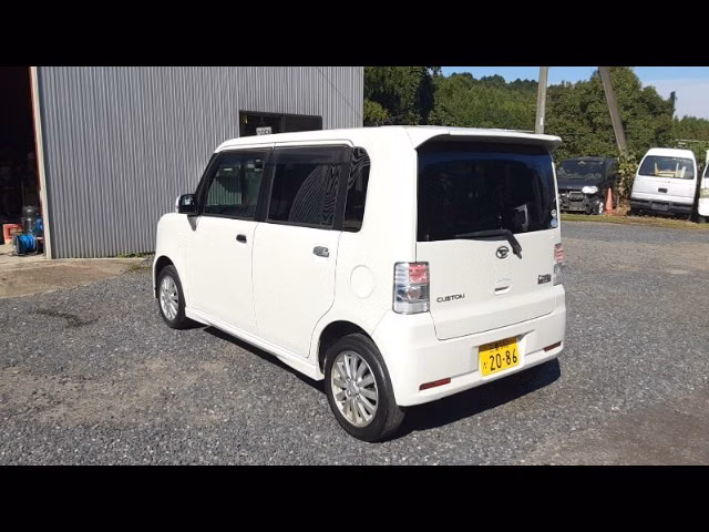 DAIHATSU MOVE CONTE