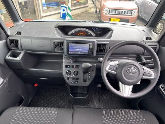 TOYOTA PIXIS MEGA