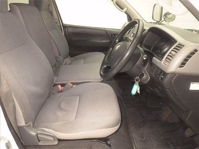 TOYOTA REGIUS ACE