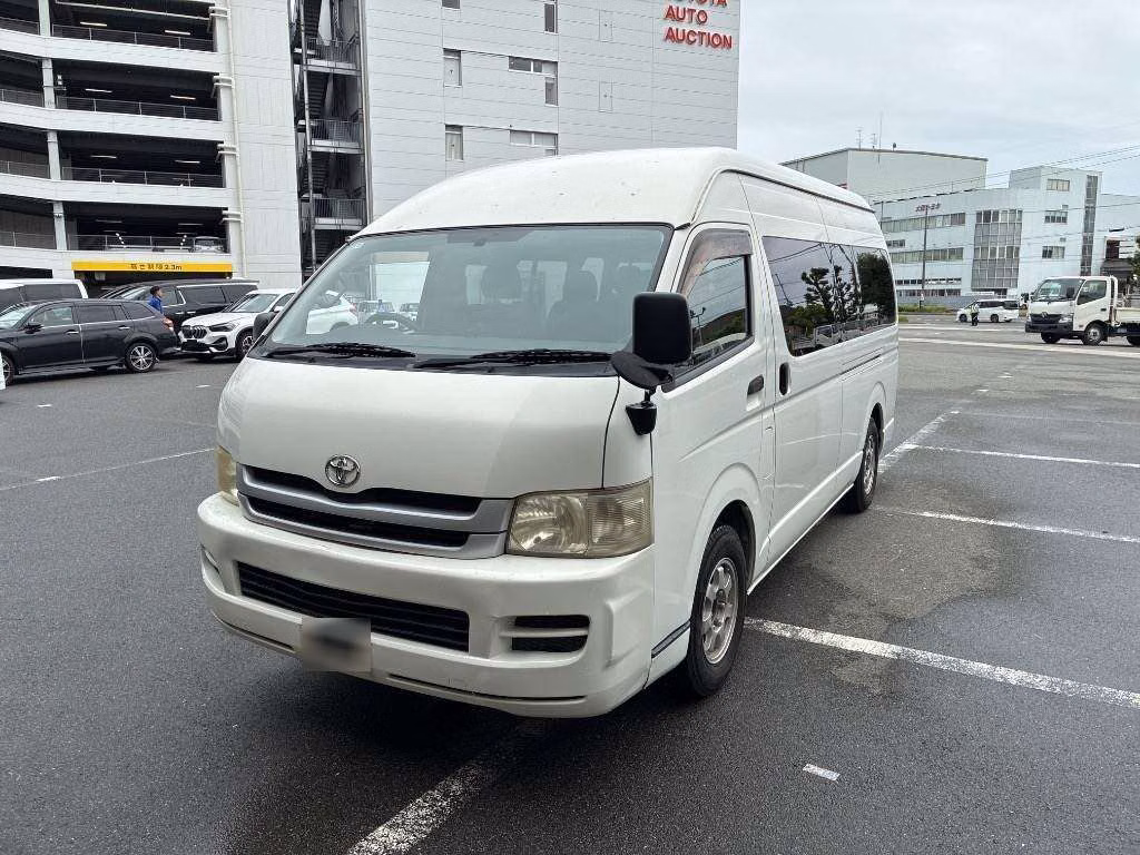 TOYOTA REGIUS ACE