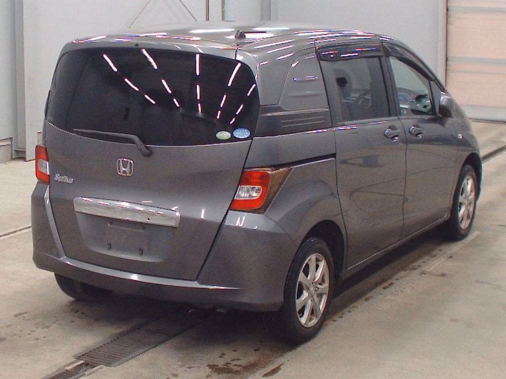 HONDA FREED SPIKE