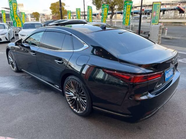 Lexus LS500h