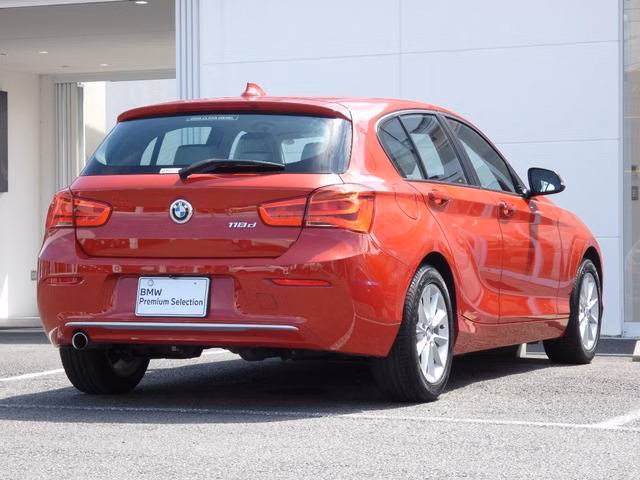 BMW 1-SERIES