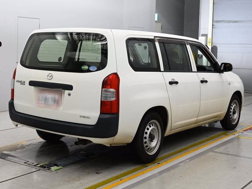 MAZDA FAMILIA