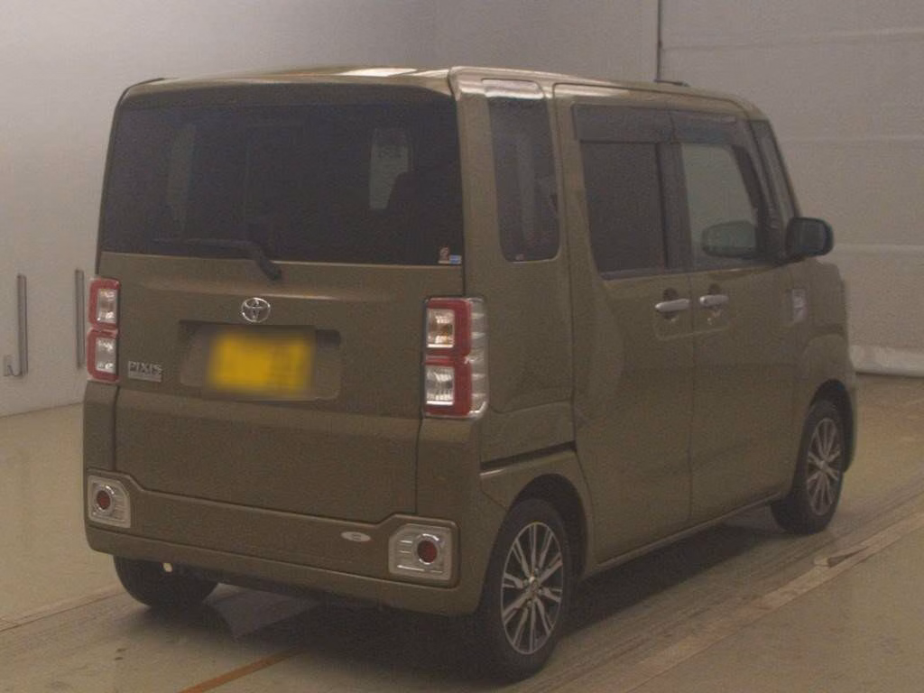 TOYOTA PIXIS MEGA