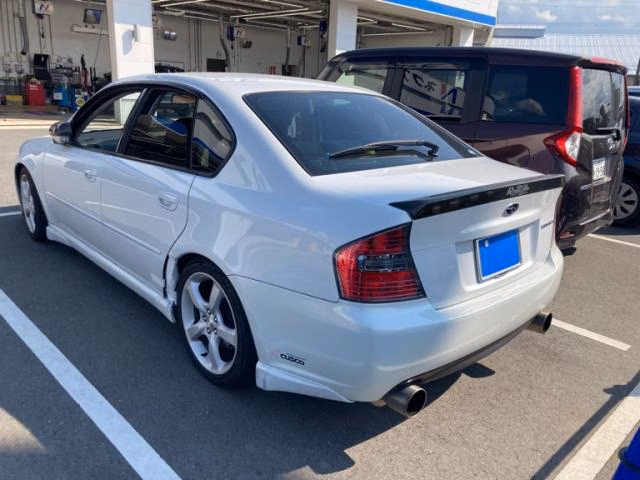 SUBARU LEGACY B4