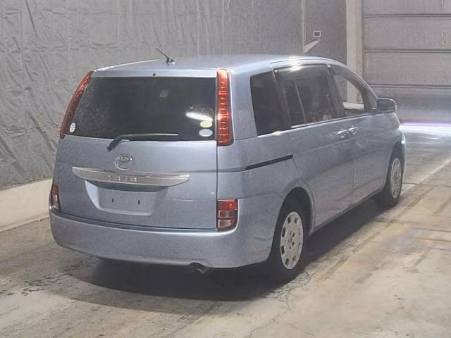 TOYOTA ISIS