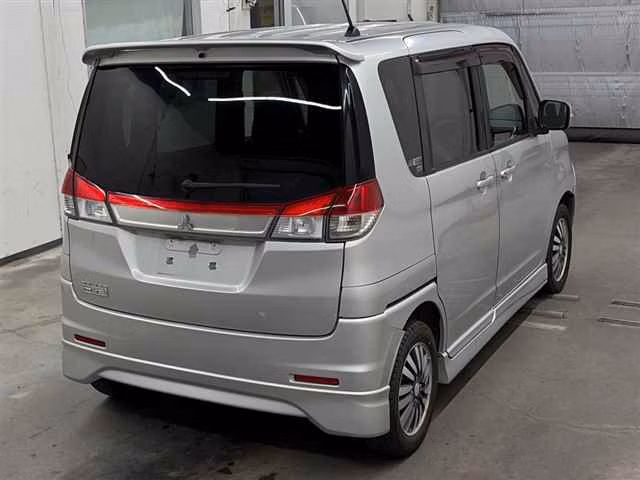 MITSUBISHI DELICA D:2