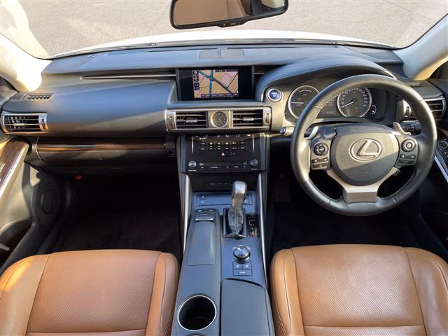 Lexus IS300h