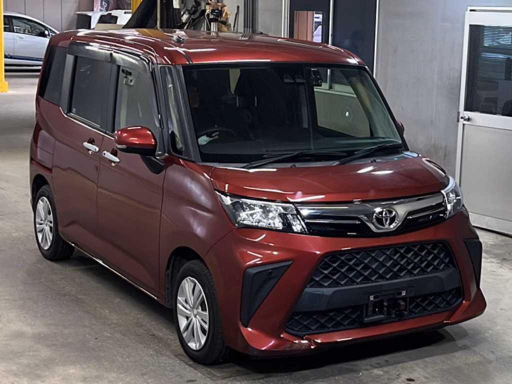 TOYOTA ROOMY