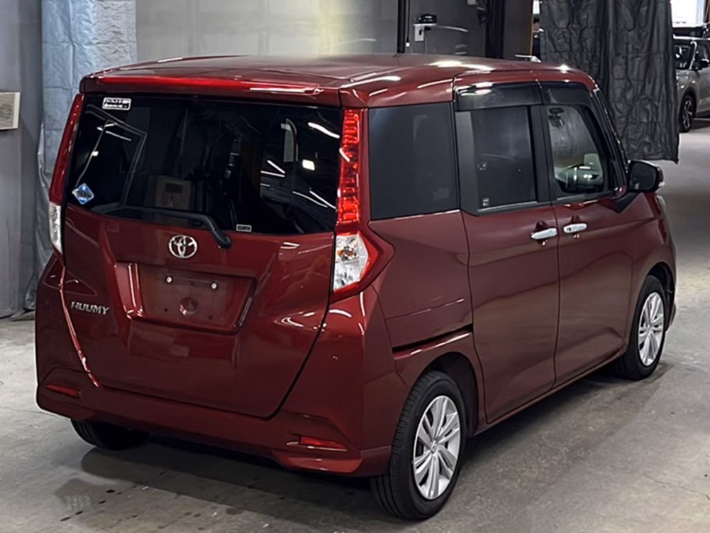 TOYOTA ROOMY