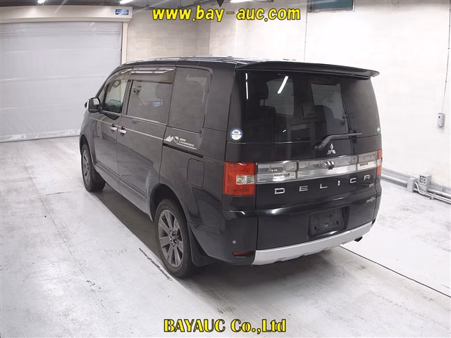 MITSUBISHI DELICA D:5