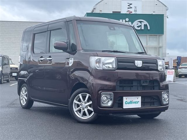 DAIHATSU WAKE