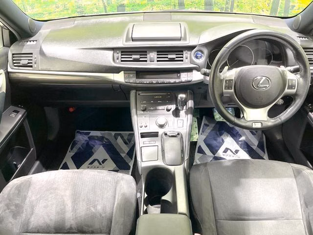 LEXUS CT200H