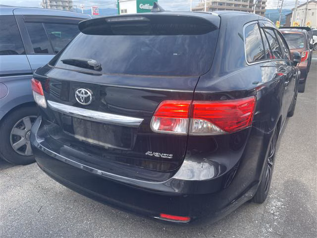 TOYOTA AVENSIS