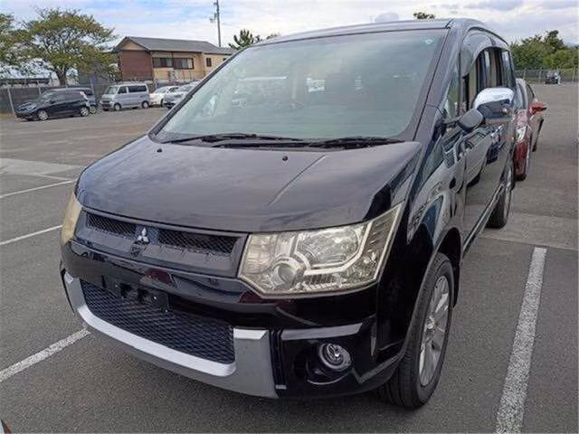 Mitsubishi Delica D:5