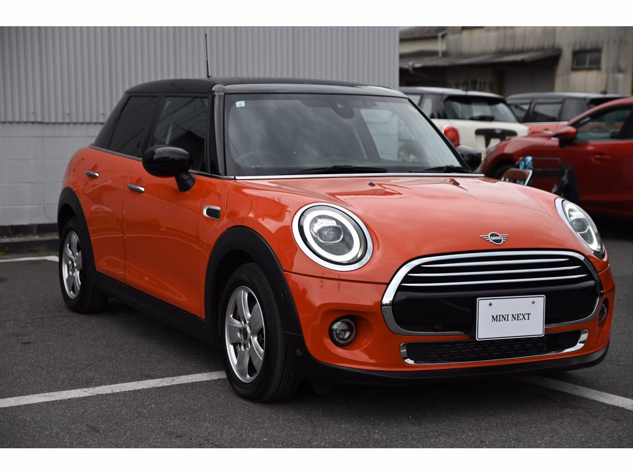 MINI HATCH