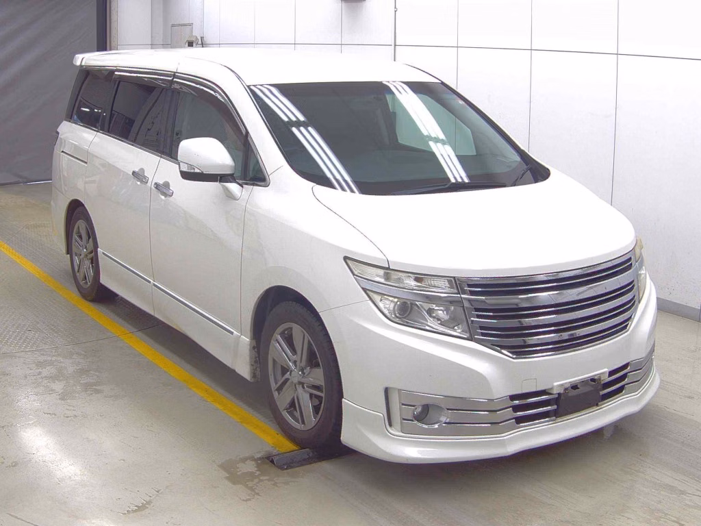 NISSAN ELGRAND