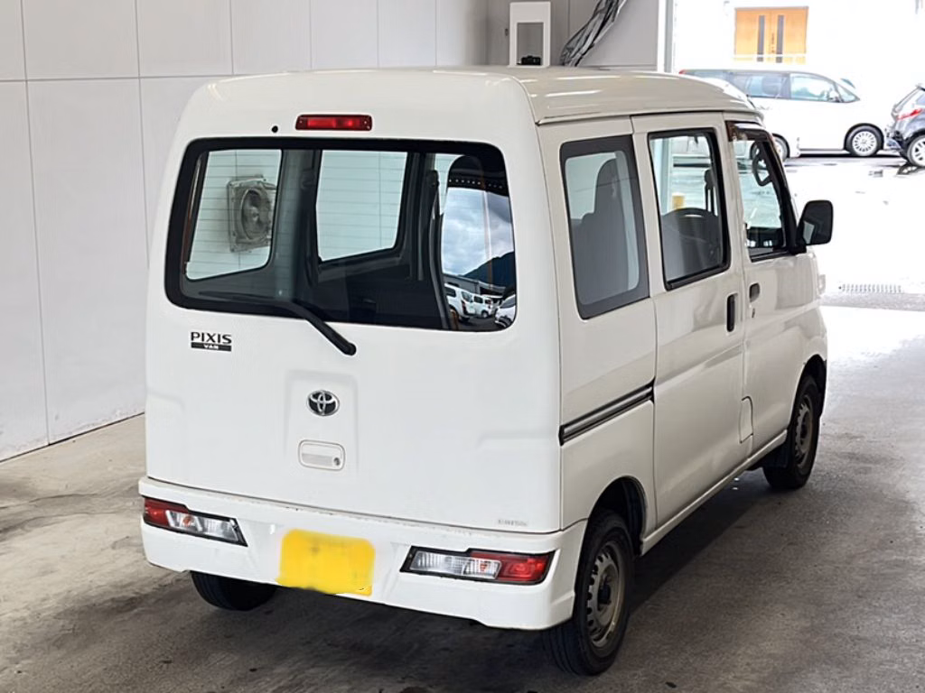 TOYOTA PIXIS VAN