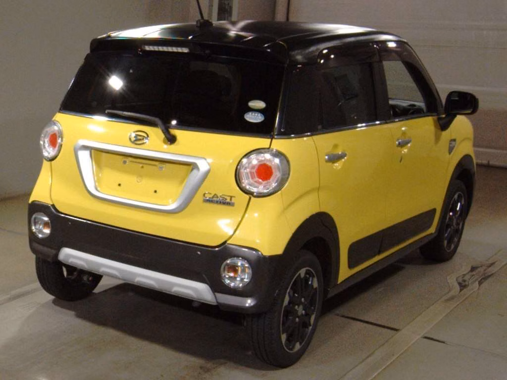 DAIHATSU CAST