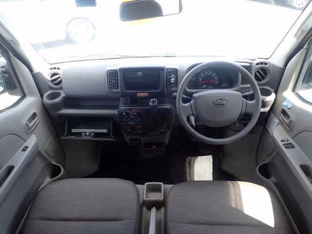 NISSAN NV100 CLIPPER
