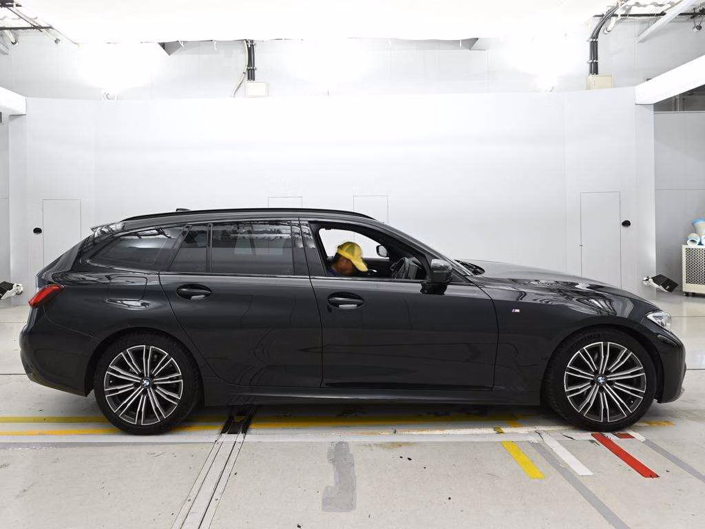BMW 3-SERIES