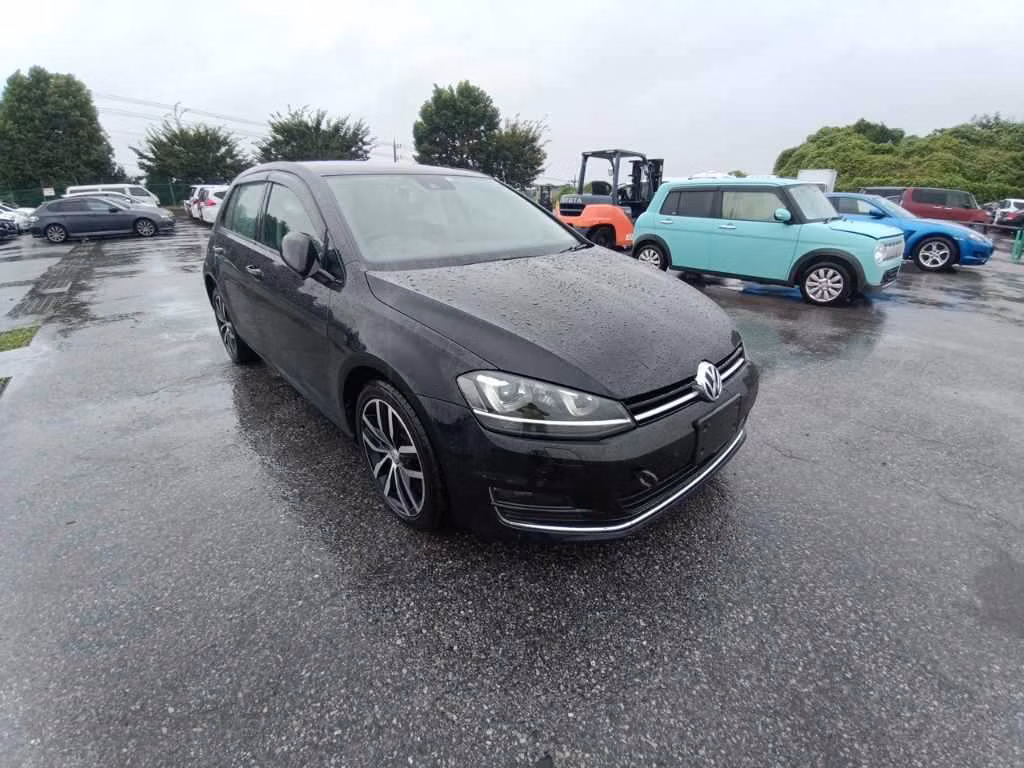 VOLKSWAGEN GOLF