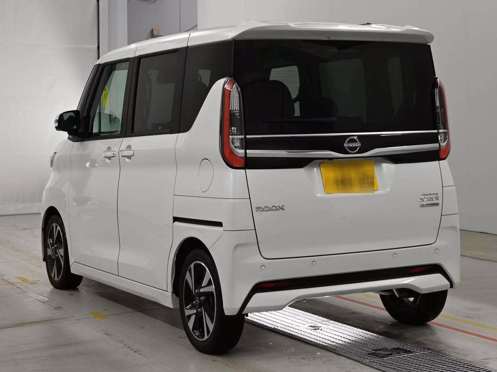 NISSAN ROOX