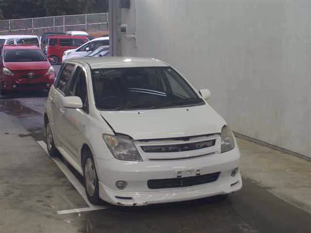 TOYOTA IST