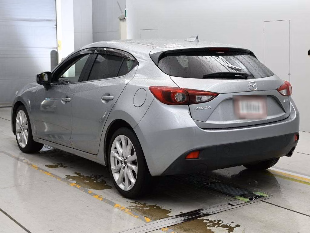 MAZDA AXELA