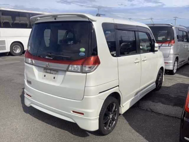 MITSUBISHI DELICA D:2