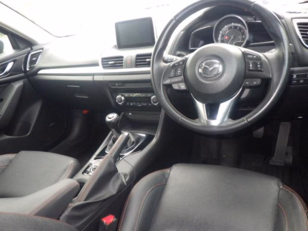 MAZDA AXELA