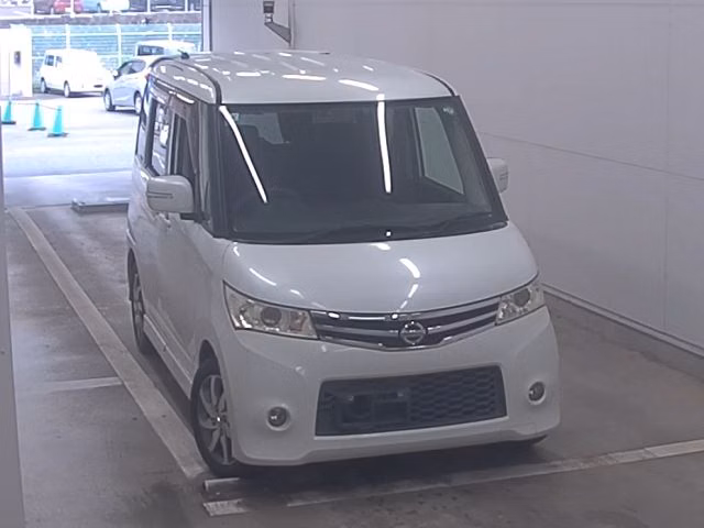 NISSAN ROOX