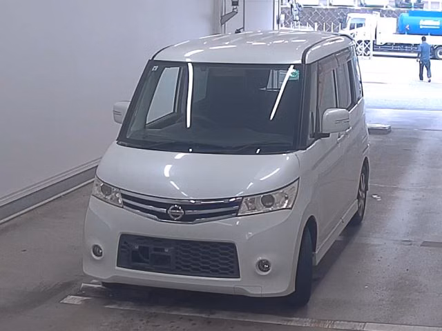 NISSAN ROOX