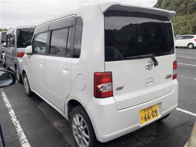 DAIHATSU MOVE CONTE