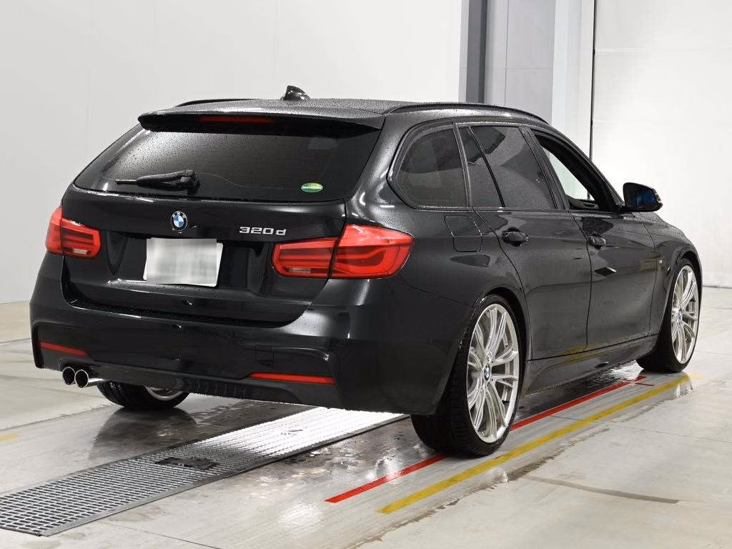 BMW 3-SERIES