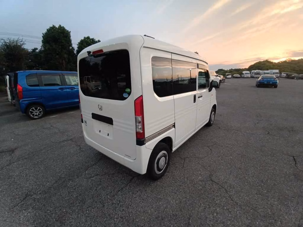 HONDA N-VAN