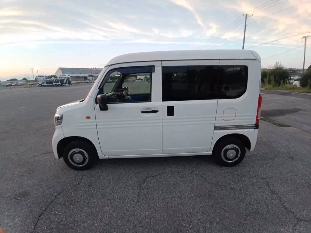 HONDA N-VAN