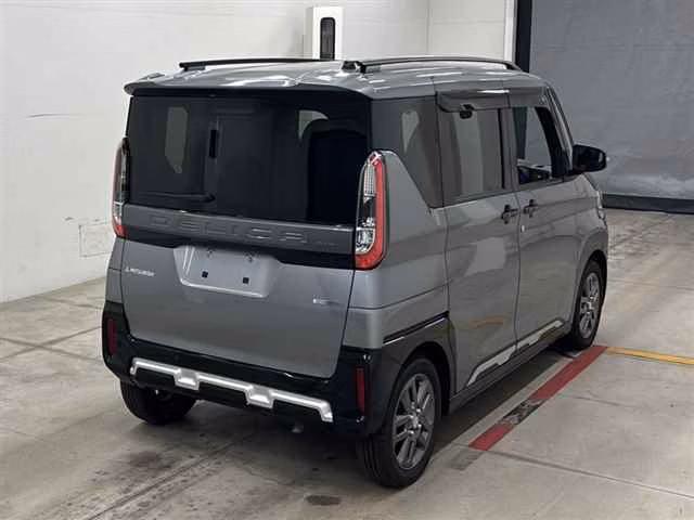 MITSUBISHI DELICA MINI