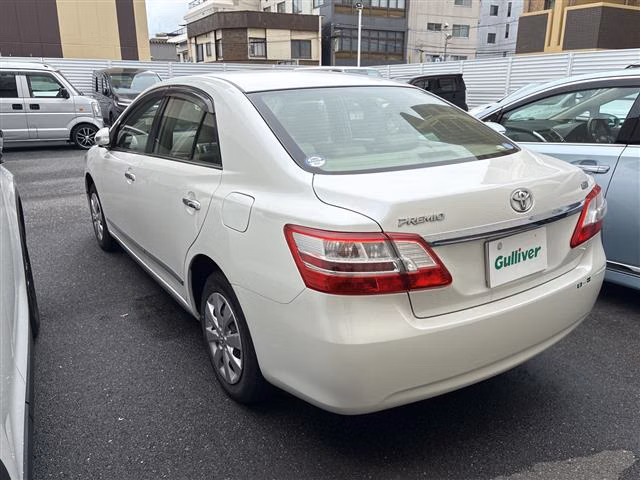 TOYOTA PREMIO
