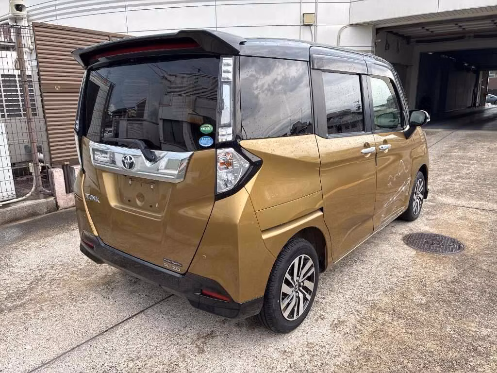 TOYOTA TANK