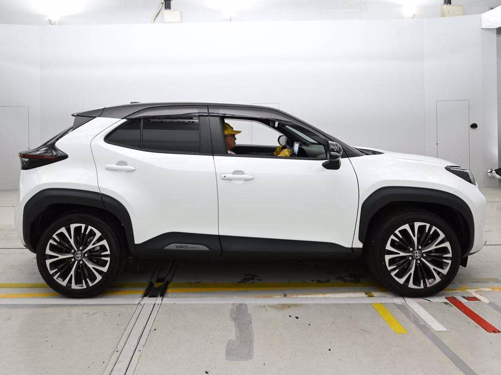 TOYOTA YARIS CROSS