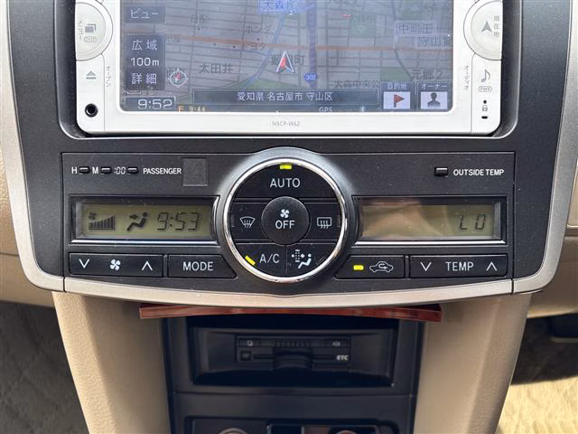 Toyota Premio