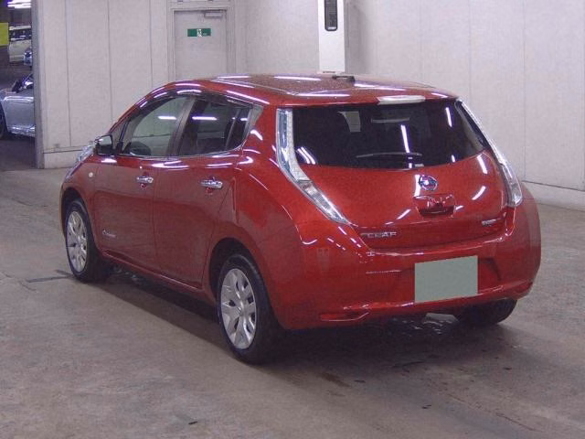 NISSAN LEAF